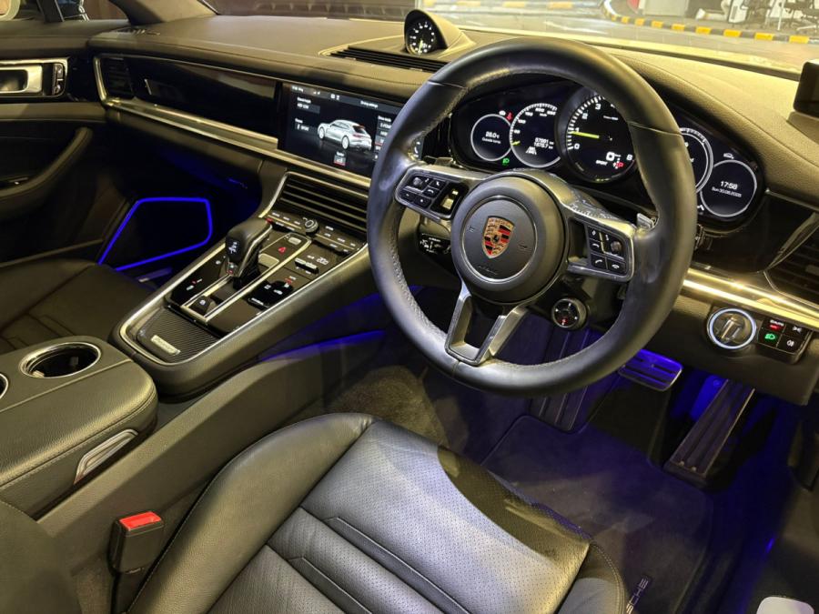 Panamera Sport Turismo 4 E-Hybrid - Image 3